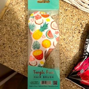 CALA tangle free hairbrush NWT
